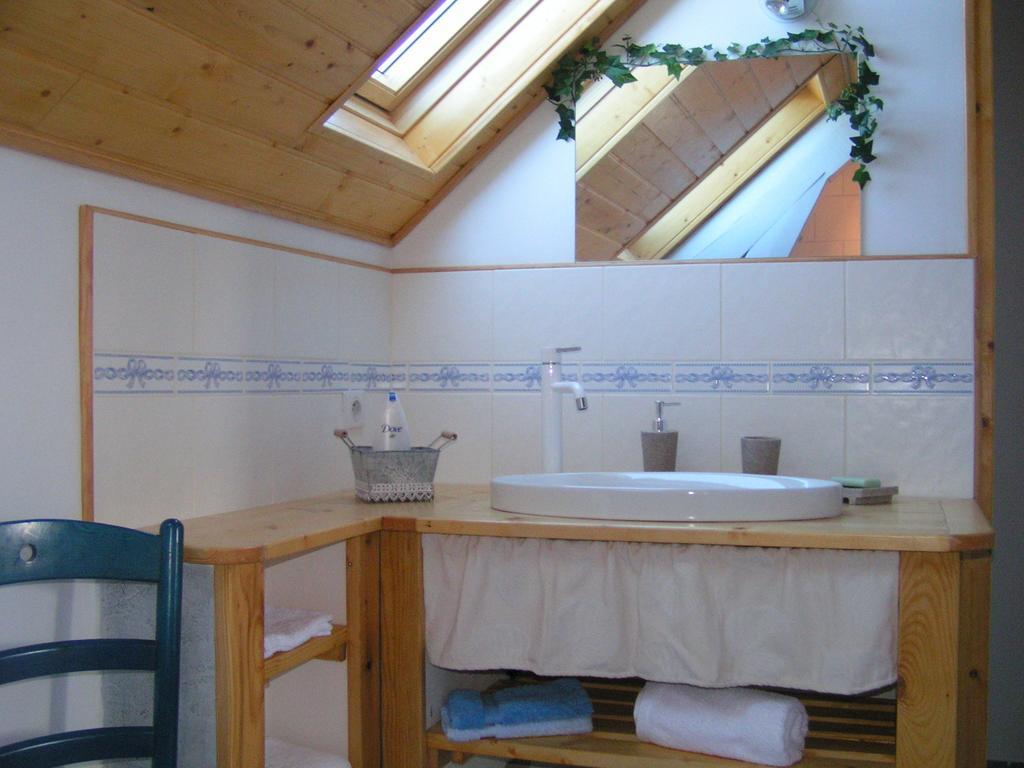 La Freneraie Hotel Paulhac  Szoba fotó